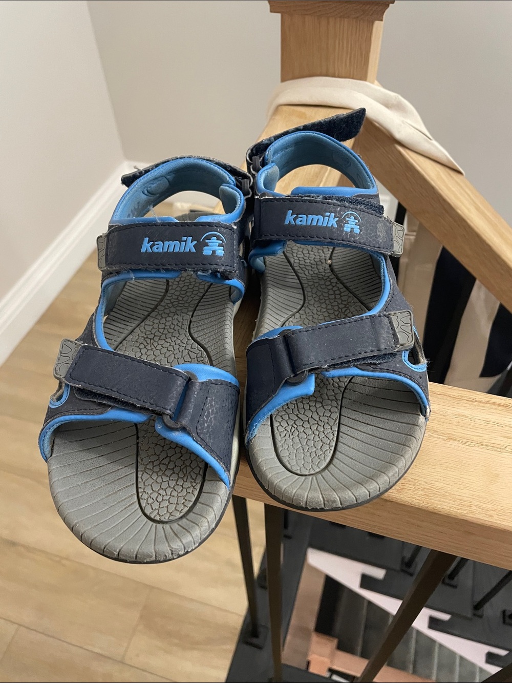 Kamik Boys Navy and Light Blue Hook-and-Loop Sport Sandals